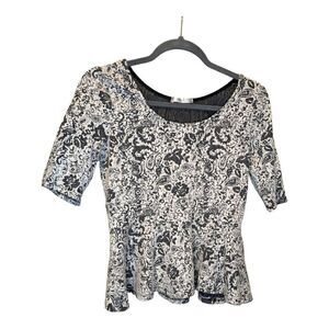 Timing Scoop Neck Blouse